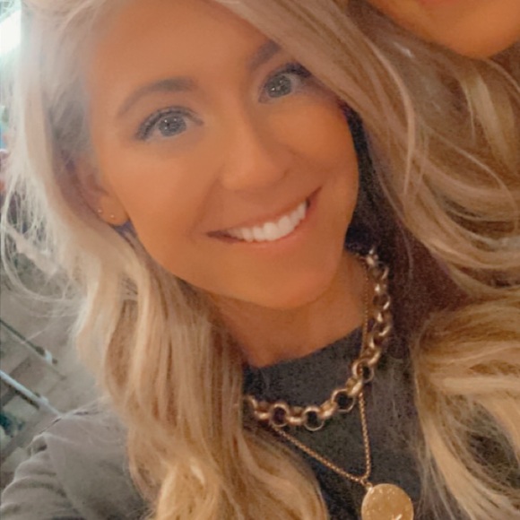 Meet your Posher, Meredith - Picture 1 of 1